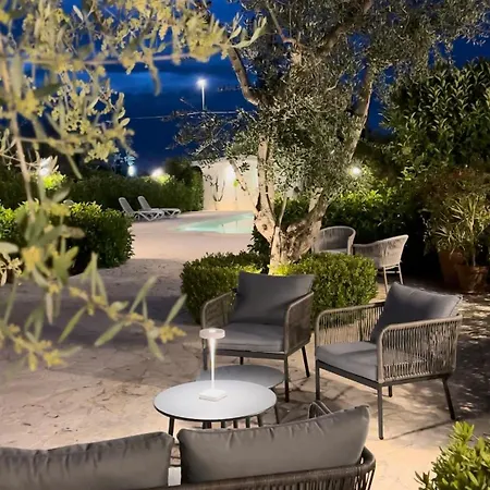 Bed & Breakfast Panacea 3*